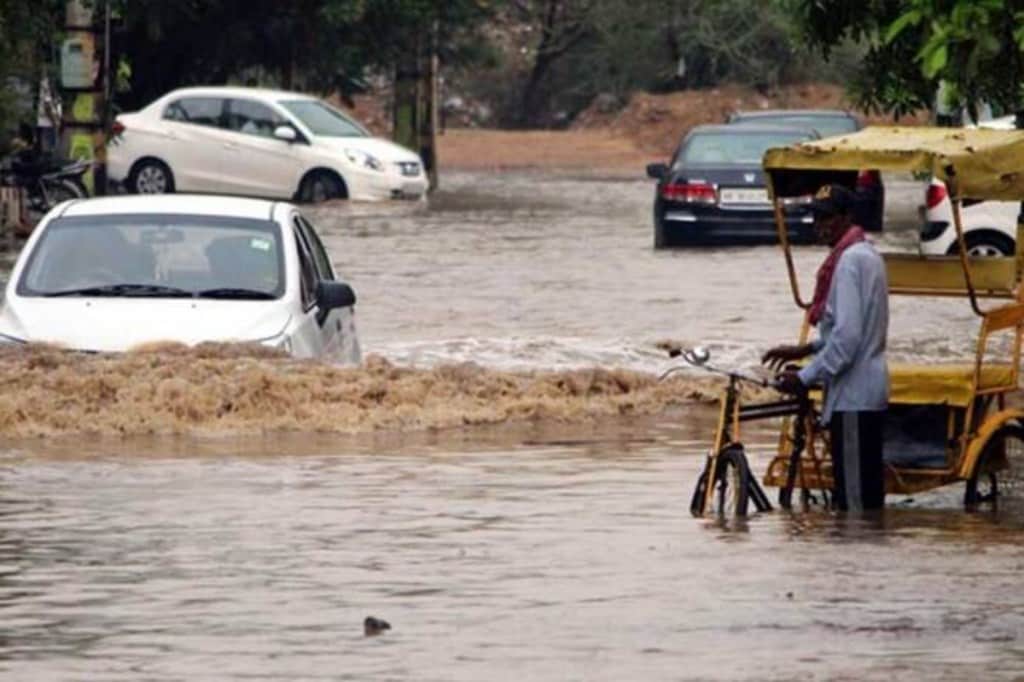 red alert, IMD, rains in andhra pradesh, rain in tamil nadu, chennai rains, rain predictions, southern coastal area rains in chennai