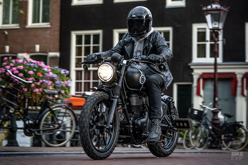 The Meteor is built down to a price, and is a potent commuter. Aesthetic corners have inevitably been cut, so Royal Enfield tapped Arjan van den Boom of Amsterdam’s Ironwood Motorcycles to add a little spice. (Source: Bikeexif)