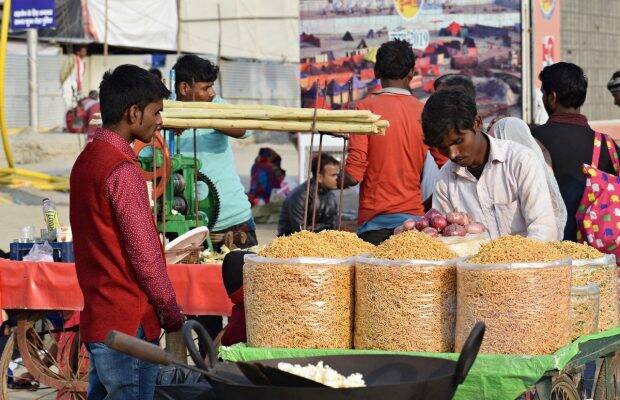 In order to promote digital payments among street vendors, RBI in August had extended the scope of PIDF scheme to street vendors covered under the SVANidhi scheme. (Image: Pixabay)