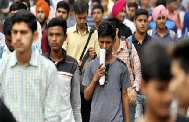 According to CMIE, the unemployment rate, on a 30-day moving average, was 7.1% for the country, 8.2% in its urban areas and 6.6% in rural areas.