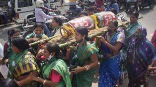 Biju Janata Dal workers during a protest rally in Bhubaneswar against LPG cylinder price hike (PTI Image)
