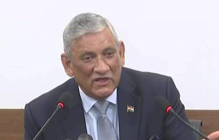 Defence Minister Rajnath Singh expressed his anguish by the sudden demise of Gen Rawat. (File)