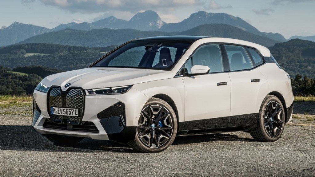 BMW iX e-SUV sold out on launch day: Bookings to re-open in Q1 2022