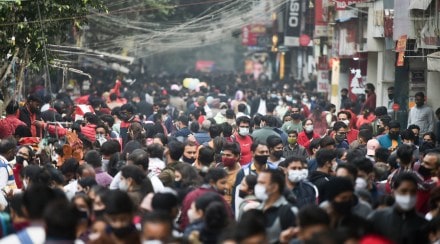 Coronavirus Omicron India Live Updates Crowded Sarojini Nagar market in Delhi
