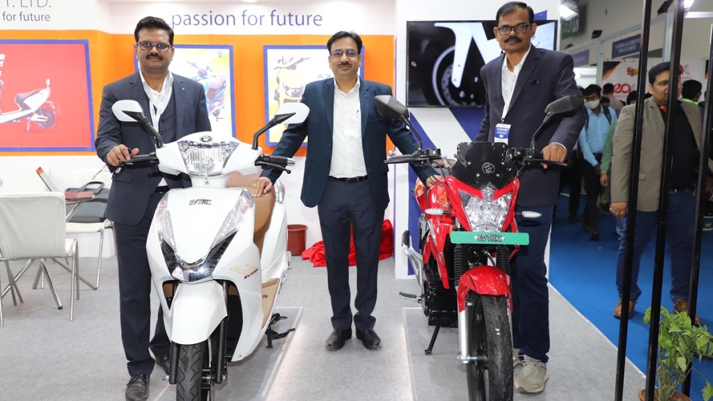 EVTRIC unveils three new high-speed electric scooters: Top speed & range