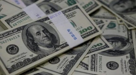 In India, as of Tuesday, more than 150 cases of the Omicron variant have been reported. The surge is creating panic among foreign investors and they are pulling back money from emerging markets.