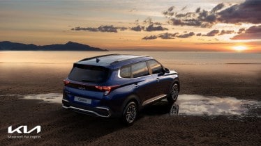 Kia-Carens-rear