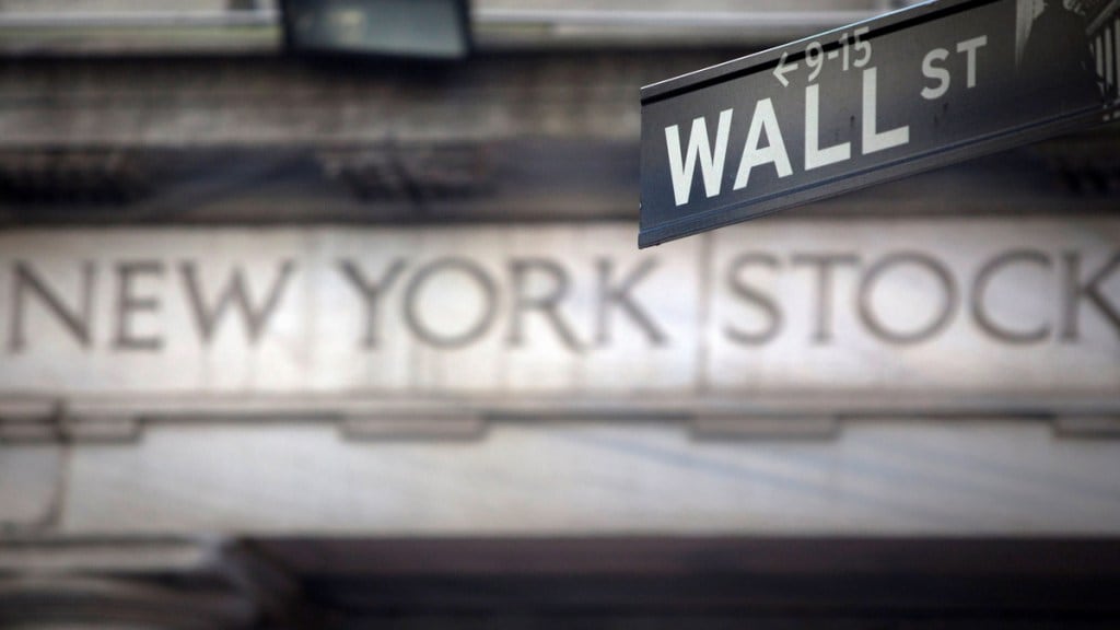 Global M&A volumes topped $5 trillion for the first time ever, comfortably eclipsing the previous record of $4.55 trillion set in 2007, Dealogic data showed. (File photo: Reuters)