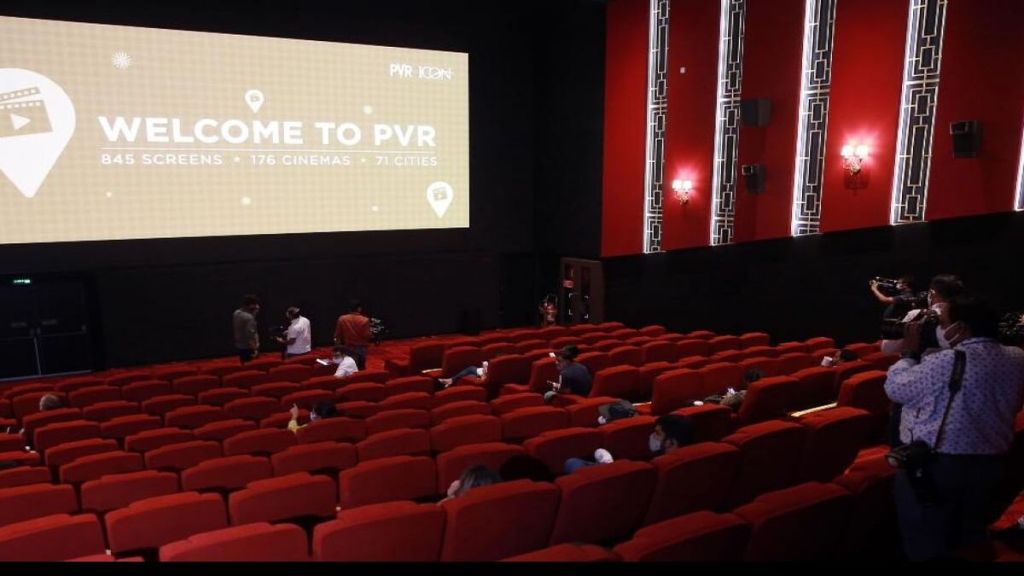 Delhi Chief Minister Arvind Kejriwal announced restrictions in the capital city announcing immediate closure of cinema halls, multiplexes, banquet halls, auditoriums, gyms and sports complexes.
(File photo: PTI)