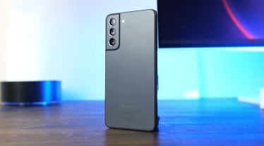 The Samsung Galaxy S21 FE will succeed the Galaxy S20 FE, unveiled in September 2020. (YouTube/HDblog)