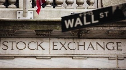The S&P 500 dipped on Tuesday in the lowest trading volume session of 2021, snapping a four-day winning streak. (File)