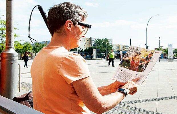 Vision-Aid, Dr. Shroff's Charity Eye Hospital, assistive technologies, smartphones, AI-based applications