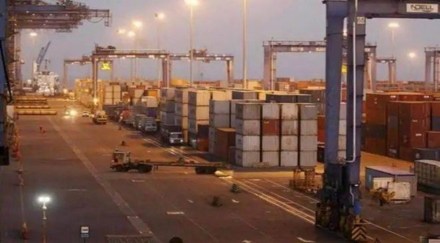 Container volumes at 903k TEUs were down sequentially (-4.6% m-m), but up at a CAGR of 8.6% over Nov 2019 (on a weak Nov’19 base). Container volumes at 903k TEUs were down sequentially (-4.6% m-m), but up at a CAGR of 8.6% over Nov 2019 (on a weak Nov’19 base).