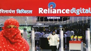Store additions picked up briskly as RIL added 7% to total store area, similar to what it achieved in FY20.