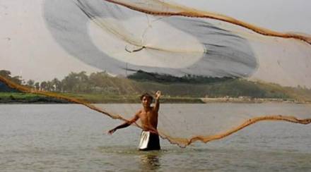 The fishermen called the meeting “misleading” and said the issue of their boats' navigation remained unresolved. 