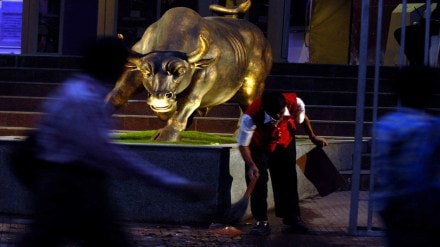 RBI policy, state elections, and higher rate of sector and stock rotation hold key to market volatility. (File Photo: Reuters)