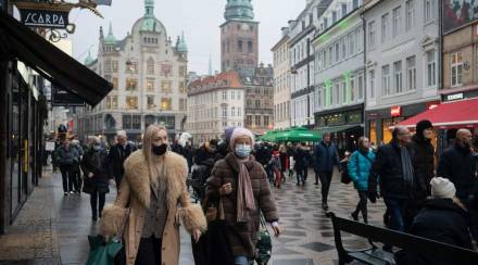Shoppers in Copenhagen, Denmark, (Charlotte de la Fuente/The New York Times) Shoppers in Copenhagen, Denmark, (Charlotte de la Fuente/The New York Times)