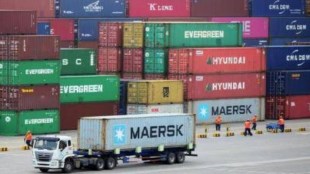 Domestic rating agency maintained a 'stable' outlook for the Indian road logistic sector. (File/Reuters)
