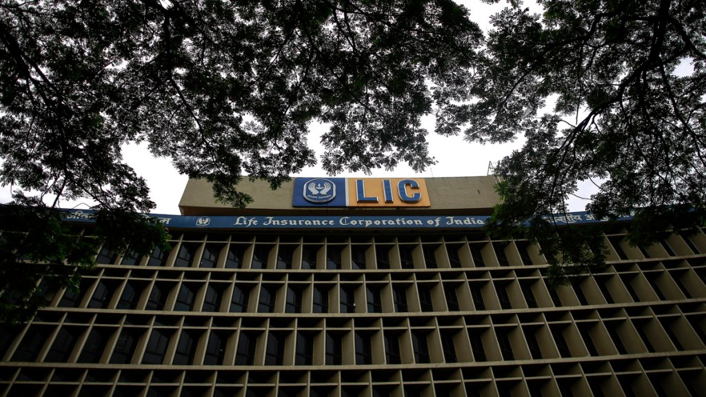 LIC plans to file the draft IPO prospectus in the week starting Jan. 31, which will provide the embedded value of LIC as well as the number of shares on offer, (File Photo: Reuters)