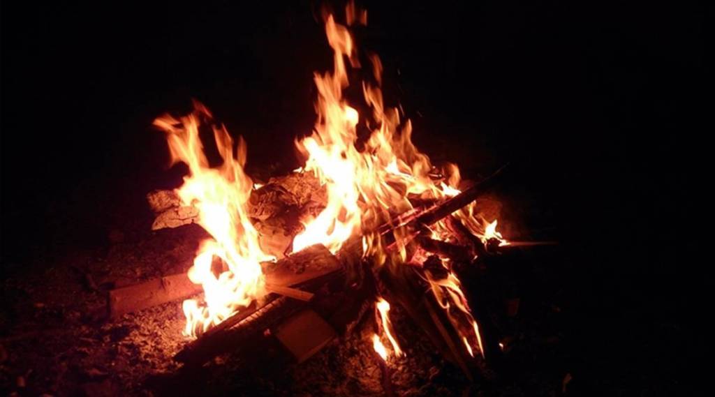 The festival begins with the bonfire but also involves the preparation of feasts from sesame, jagger, and peanuts. (Pixabay via IE)