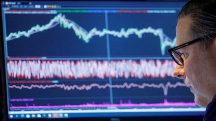 The pan-European STOXX 600 index slipped 0.4% by 0814 GMT. (File Photo: Reuters)