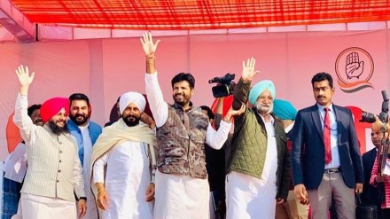 Punjabi singer Mohammad Sadique is the Congress MP from the Faridkot constituency. Punjabi singer Mohammad Sadique is the Congress MP from the Faridkot constituency.