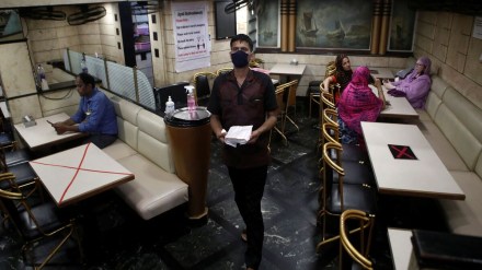  The seasonally adjusted India Services Business Activity Index fell to a low of 55.5 in December compared to 58.1 in the preceding month. (File Photo: Reuters)