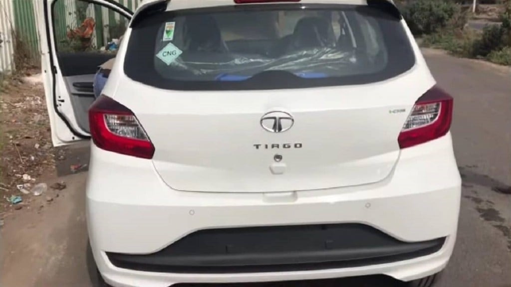 Tata Tiago CNG snapped before launch: Features i-CNG badge