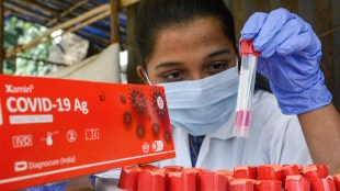 Omicron Cases in India Live: Covid-19 Booster Vaccine Registration Live Updates, Coronavirus Lockdown, Night Curfew Guidelines, Restrictions Latest Update, Covid-19 Third Wave in India Live Updates: A health worker takes swab sample of a woman for COVID-19 test, amid a surge in cases, in Jammu, 2022