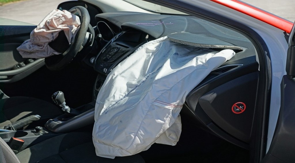 Minimum 6 airbags to be made mandatory in vehicles carrying up to 8 passengers from Oct says road transport ministry