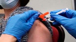 covid 19 vaccination periods,menstruation