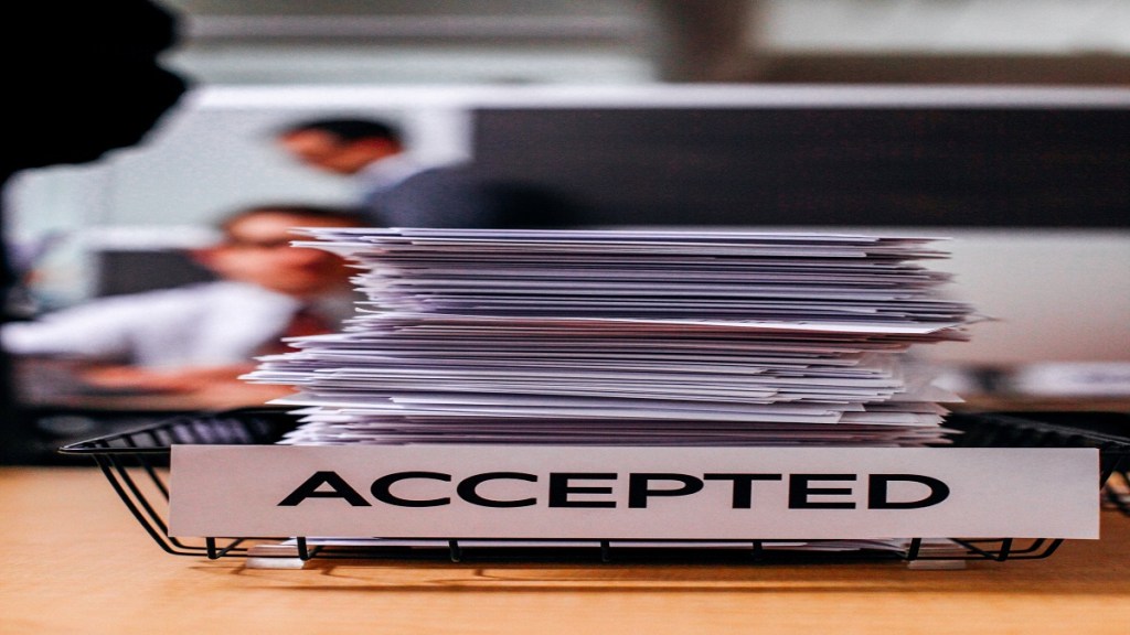 An entrepreneur needs dozens of licenses under different Central and State legislations. Many of them are still manual, paper-based and require in-person meetings and physical inspections. (Image: pexels)