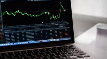 Indicators in the short term are not able to show a clear picture of the future trend as they are hovering near 50 levels.
(Image: REUTERS) Indicators in the short term are not able to show a clear picture of the future trend as they are hovering near 50 levels.
(Image: REUTERS)