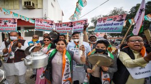 Nationalist Congress Party (NCP) activists beat utensils during a protest against the NDA government over unemployment issue, in Patna (Image: PTI)