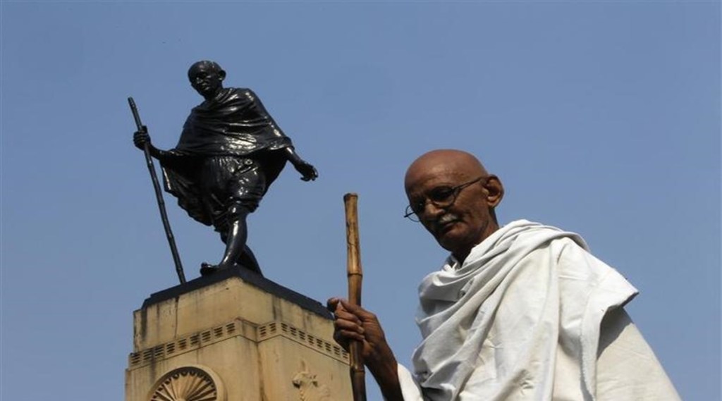 gandhi statue vandalised