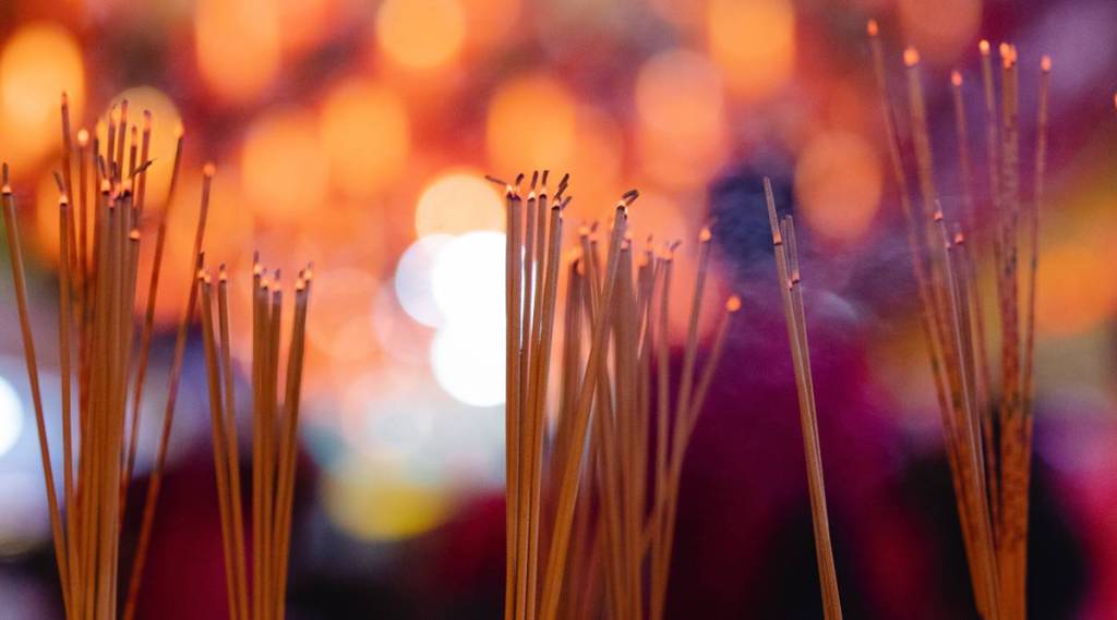 Agarbatti, incense, fragrance, aromatherapy, hari darshan, goldy nagdev
