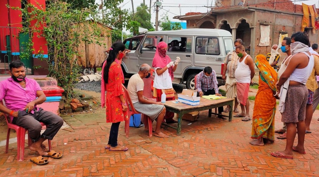 The Oxfam India’s report on inequality finds that the richest 98 Indians own the same wealth as the bottom 552 million people. (Image: Population Foundation of India)