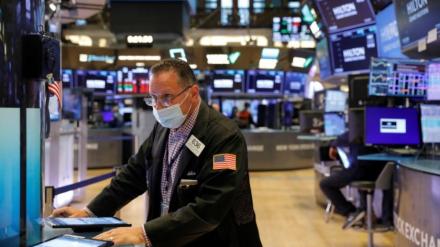 (The S&P 500 fell 0.4% as of 4 p.m. New York time, while the Nasdaq 100 rose 0.1%. West Texas Intermediate crude rose 2% to $95 a barrel. File Photo: Reuters) (The S&P 500 fell 0.4% as of 4 p.m. New York time, while the Nasdaq 100 rose 0.1%. West Texas Intermediate crude rose 2% to $95 a barrel. File Photo: Reuters)