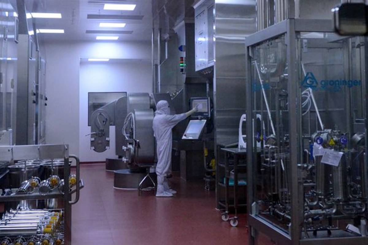 DGCI gives nod to SII's proposal to manufacture Covid vaccine against Omicron variant for test, analysis