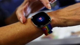 smartwatch sales