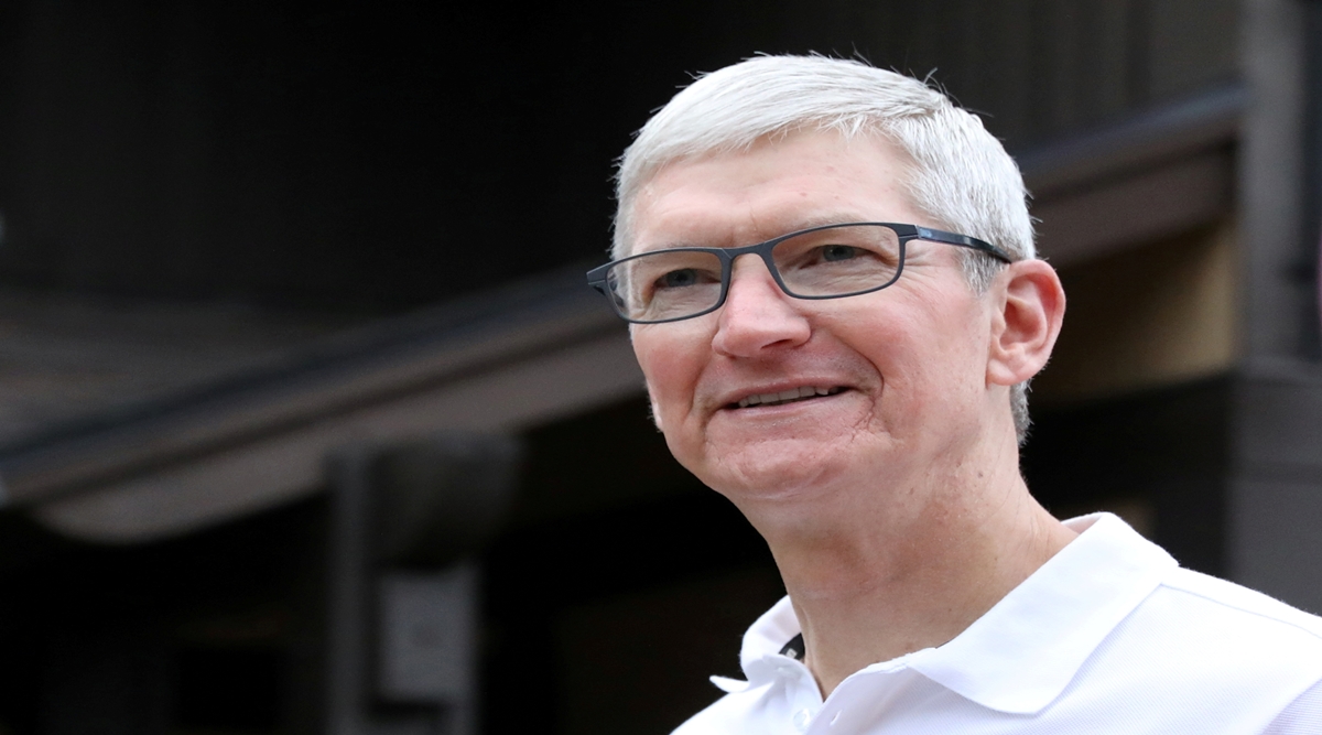 FILE PHOTO: Tim Cook, CEO of Apple, attends the annual Allen and Co. Sun Valley media conference in Sun Valley, Idaho FILE PHOTO: Tim Cook, CEO of Apple, attends the annual Allen and Co. Sun Valley media conference in Sun Valley, Idaho