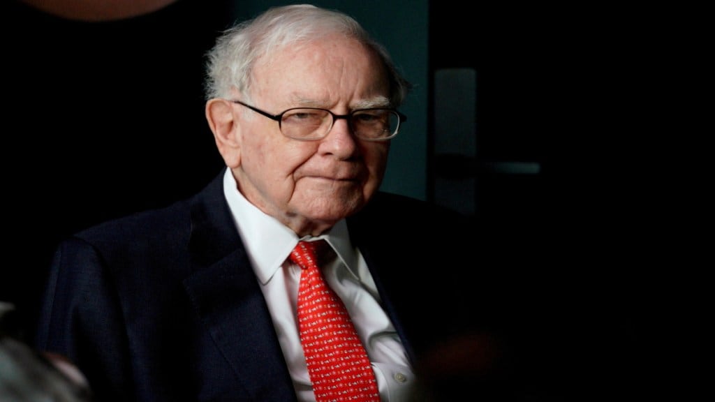 Warren Buffett, CEO of Berkshire Hathaway Inc, pauses while playing bridge as part of the company annual meeting weekend in Omaha, Nebraska U.S. May 6, 2018. (File Photo: Reuters)