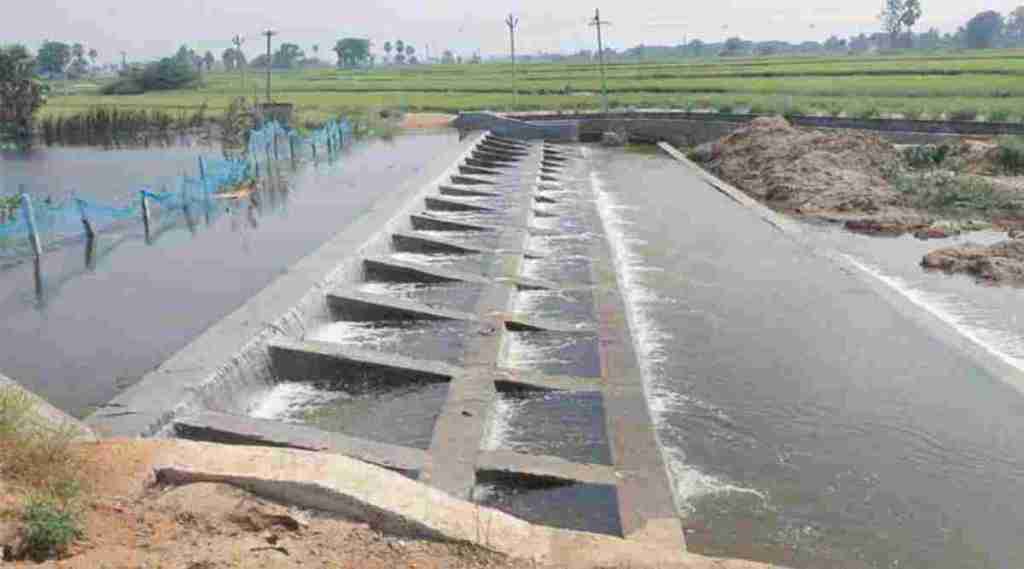 The small dam being built in the village will be able to store up to 224 hectares of water