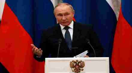 Russian President Vladimir Putin signed a decree which recognized two breakaway regions in eastern Ukraine as independent on Feb 21. (Reuters Image)