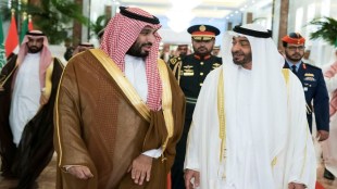The report indicates that the US administration was trying to connect with the two leaders of the Gulf region to urge them to loosen their oil taps and “stabilize” the markets. (Reuters file image)