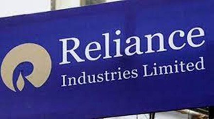 To keep the business afloat and protect the interests of all shareholders, Reliance had signed fresh leases with these lessors and sub-leased them, on a leave-and-licence basis, to FRL.