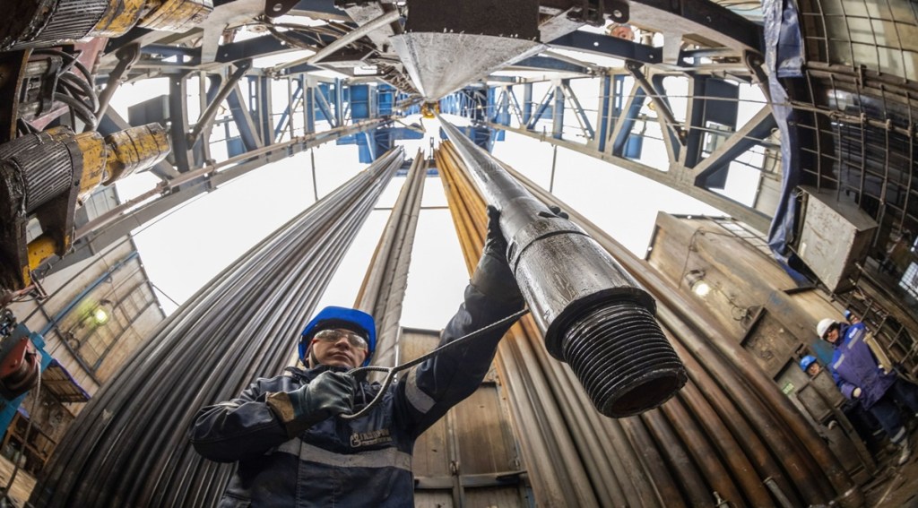 That contract has a built-in clause that Indian Oil will buy only when it’s economical, the people said, adding a discount offered by Russia could make the oil trade viable even at a higher freight. (Credit: Bloomberg) That contract has a built-in clause that Indian Oil will buy only when it’s economical, the people said, adding a discount offered by Russia could make the oil trade viable even at a higher freight. (Credit: Bloomberg)