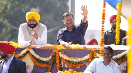 Kejriwal and Mann also paid floral tribute at the Jallianwala Bagh memorial and offered prayers at the Durgiana Mandir and the Sri Ram Tirath Mandir. Kejriwal and Mann also paid floral tribute at the Jallianwala Bagh memorial and offered prayers at the Durgiana Mandir and the Sri Ram Tirath Mandir.