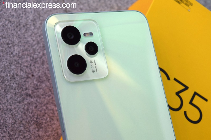 Realme C35