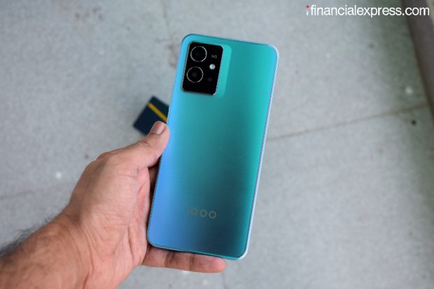 iQOO Z6 5G first look